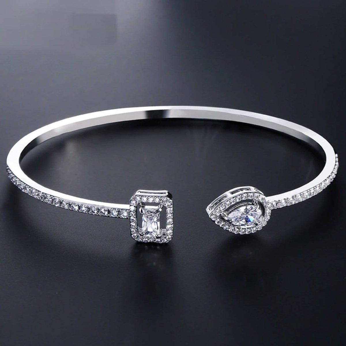 Cassandra Pearl Bracelet