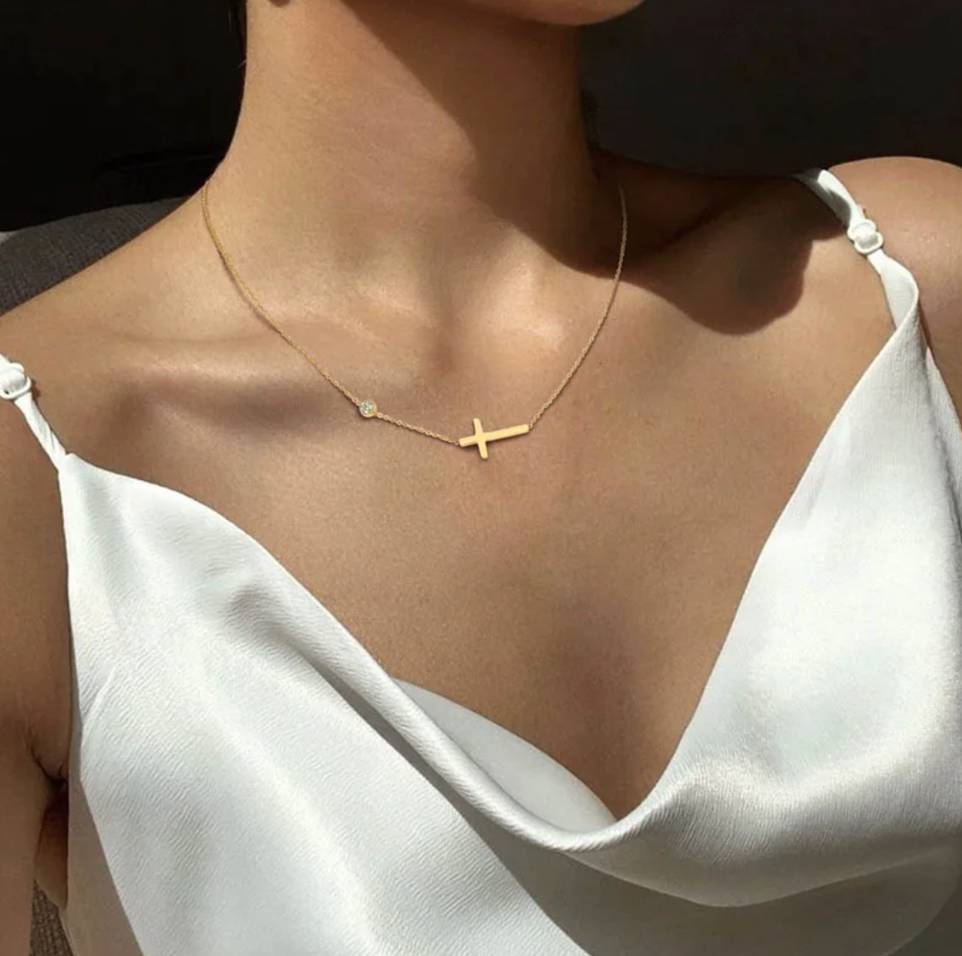 18K Gold Plated Necklace with Cross and Classic Strass