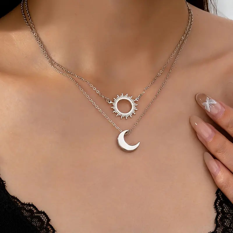 Set of 2 Sun and Moon Pendant Necklaces - Vintage and Minimalist Style