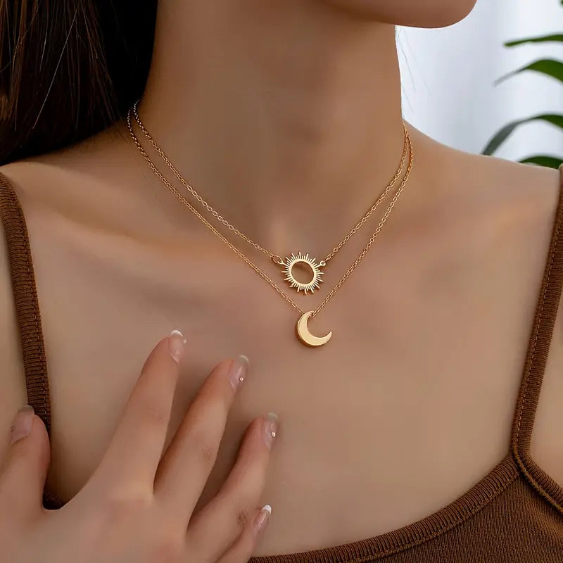 Set of 2 Sun and Moon Pendant Necklaces - Vintage and Minimalist Style