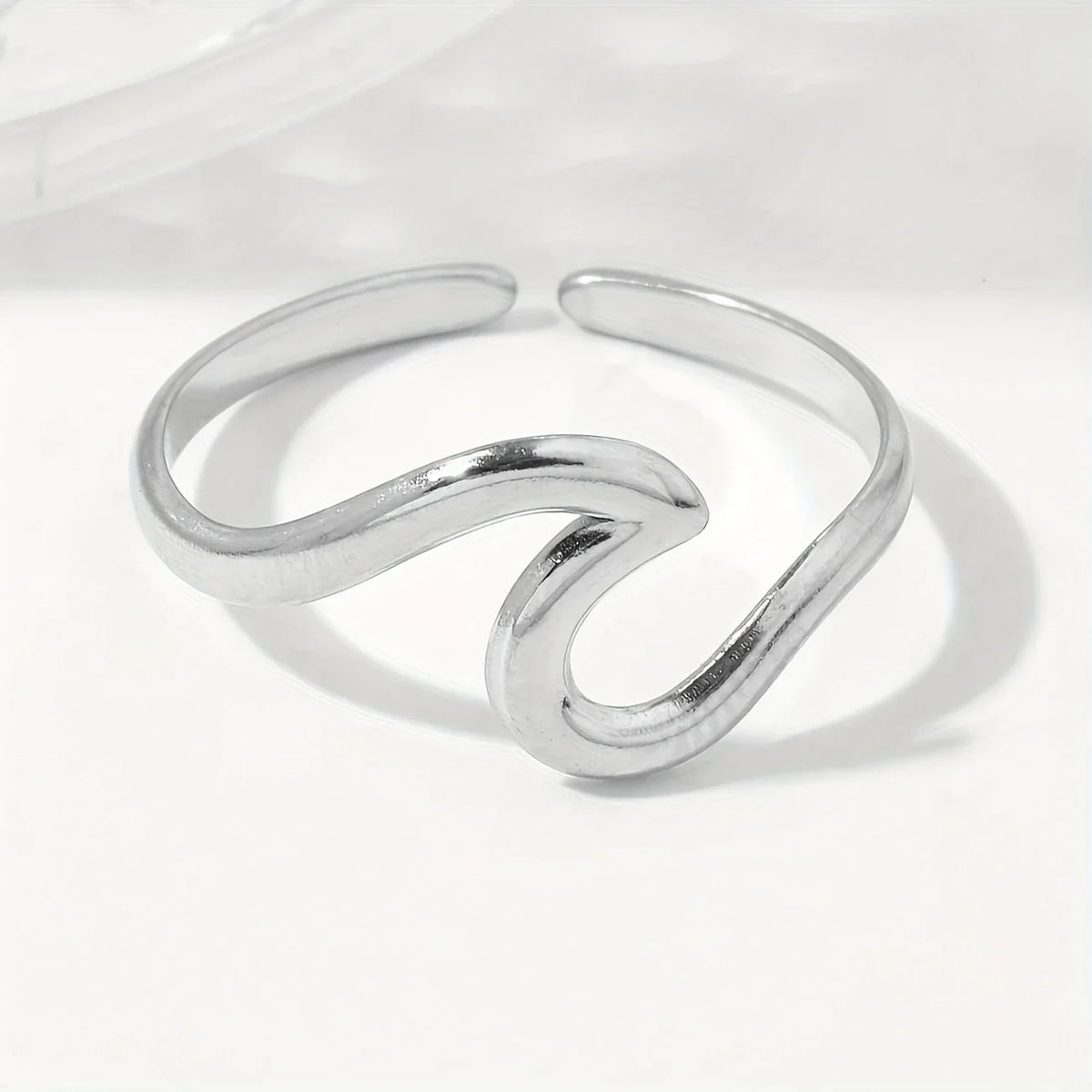 Adjustable Wave Design Gold Ring