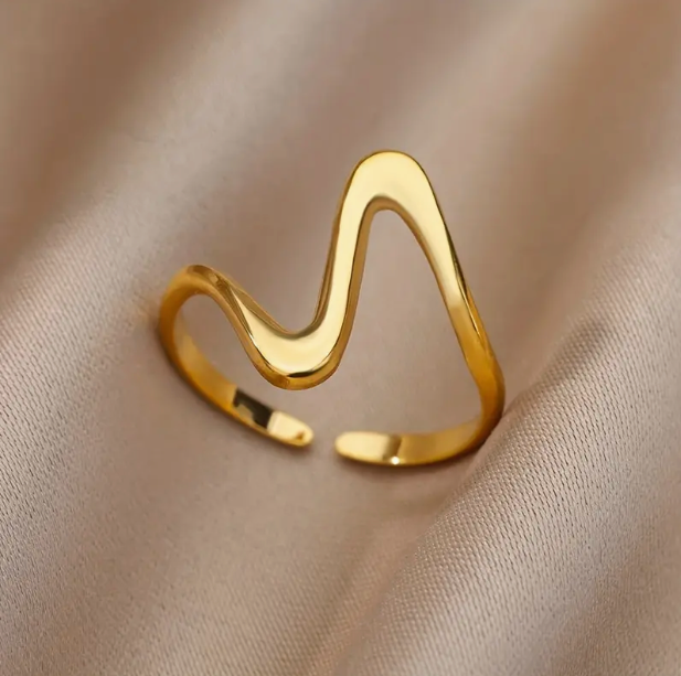 Wave Design 18K Gold Ring
