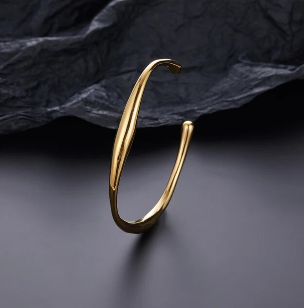 Thin 18K Gold Plated Bracelet with Small Flower and Zirconia