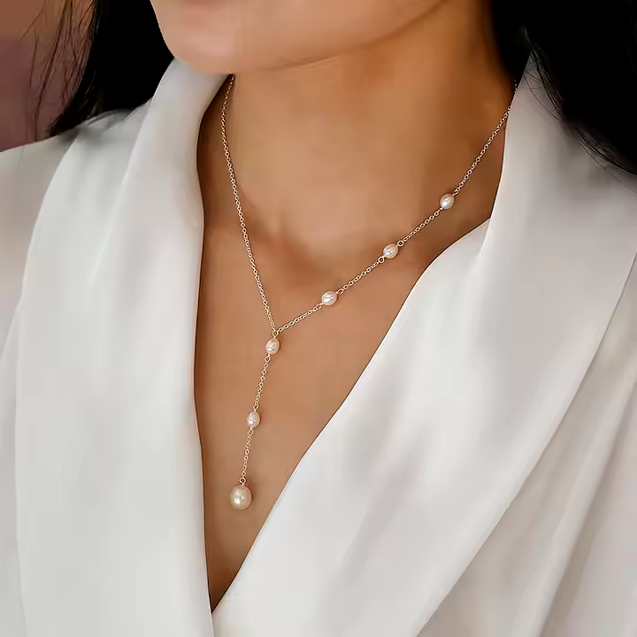 Valeria - Vintage Pendant Necklace with Pearls