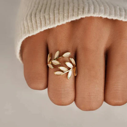 Rocío - Adjustable Leaf Ring with White Opal