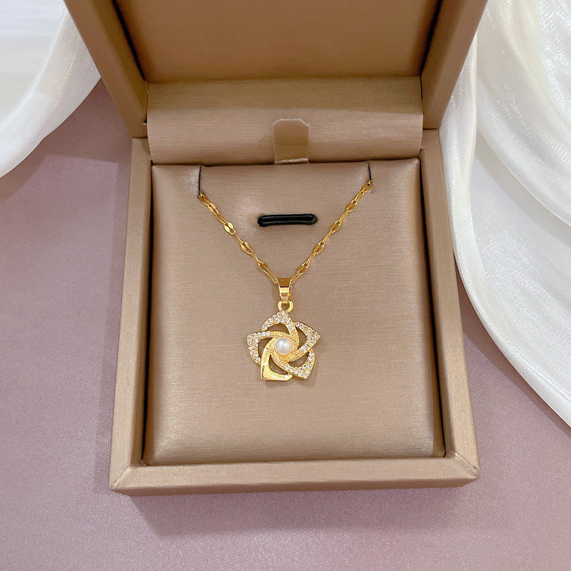Orient Pearl Flower Necklace