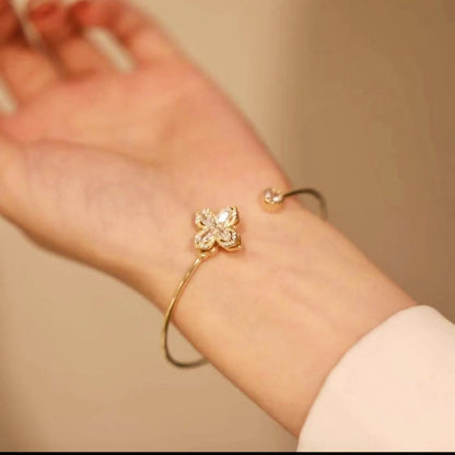 Rotating Shiny Petal Bracelet