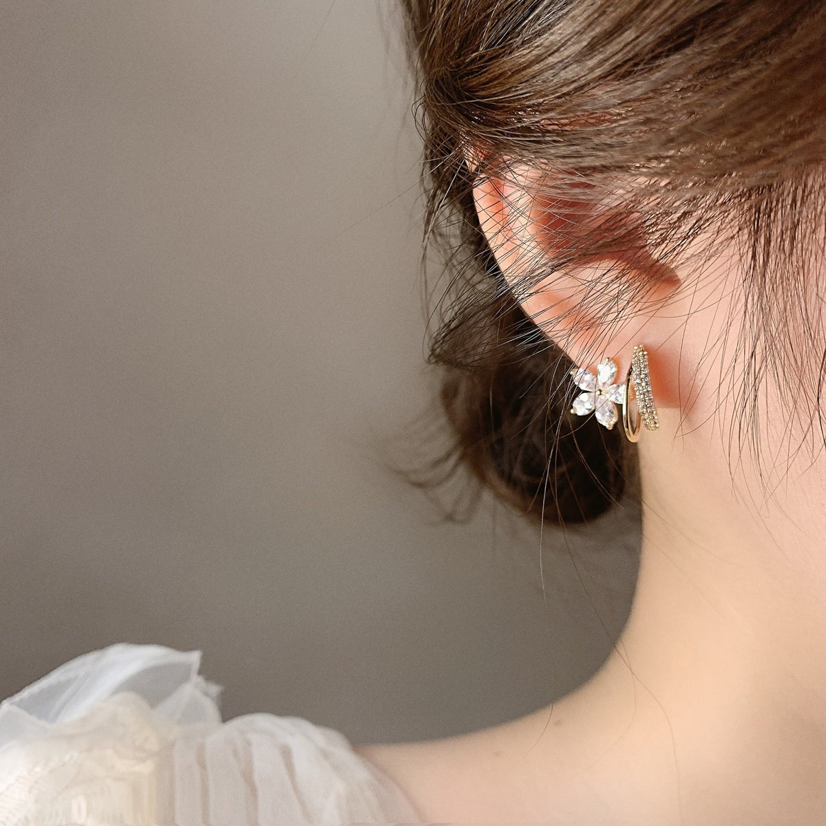 Floral Earrings with Zirconia in Gold