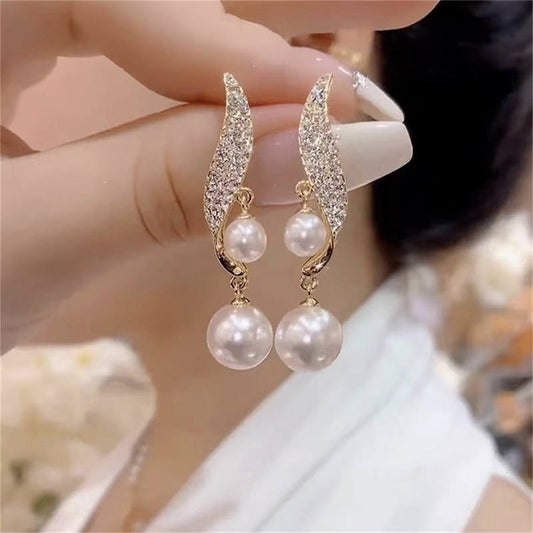Pearl Earrings in Gold