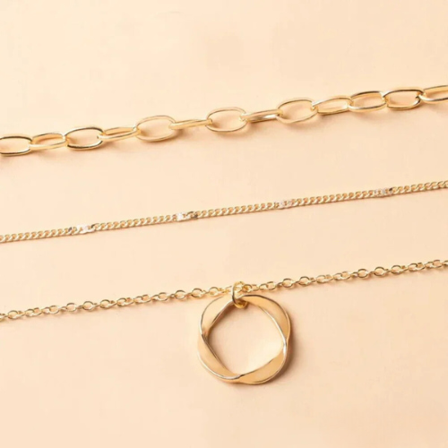 Carmen - Vintage Necklace with Chain and Gold Plated Pendant