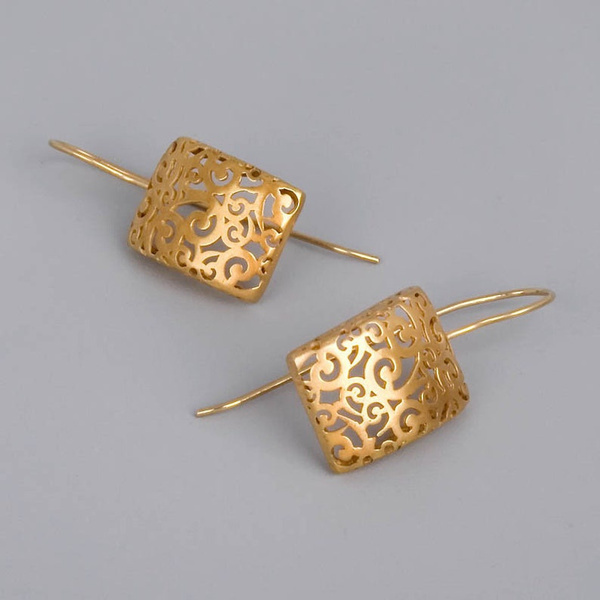 Hollow Gold Ivy Earrings