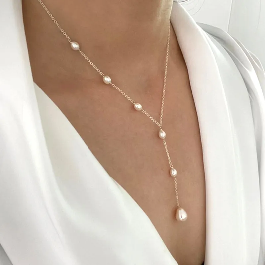 Vintage Pendant Necklace with Pearls