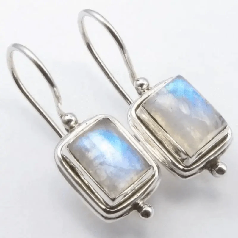 Beatriz - Vintage Square Stone Earrings with Moonstone